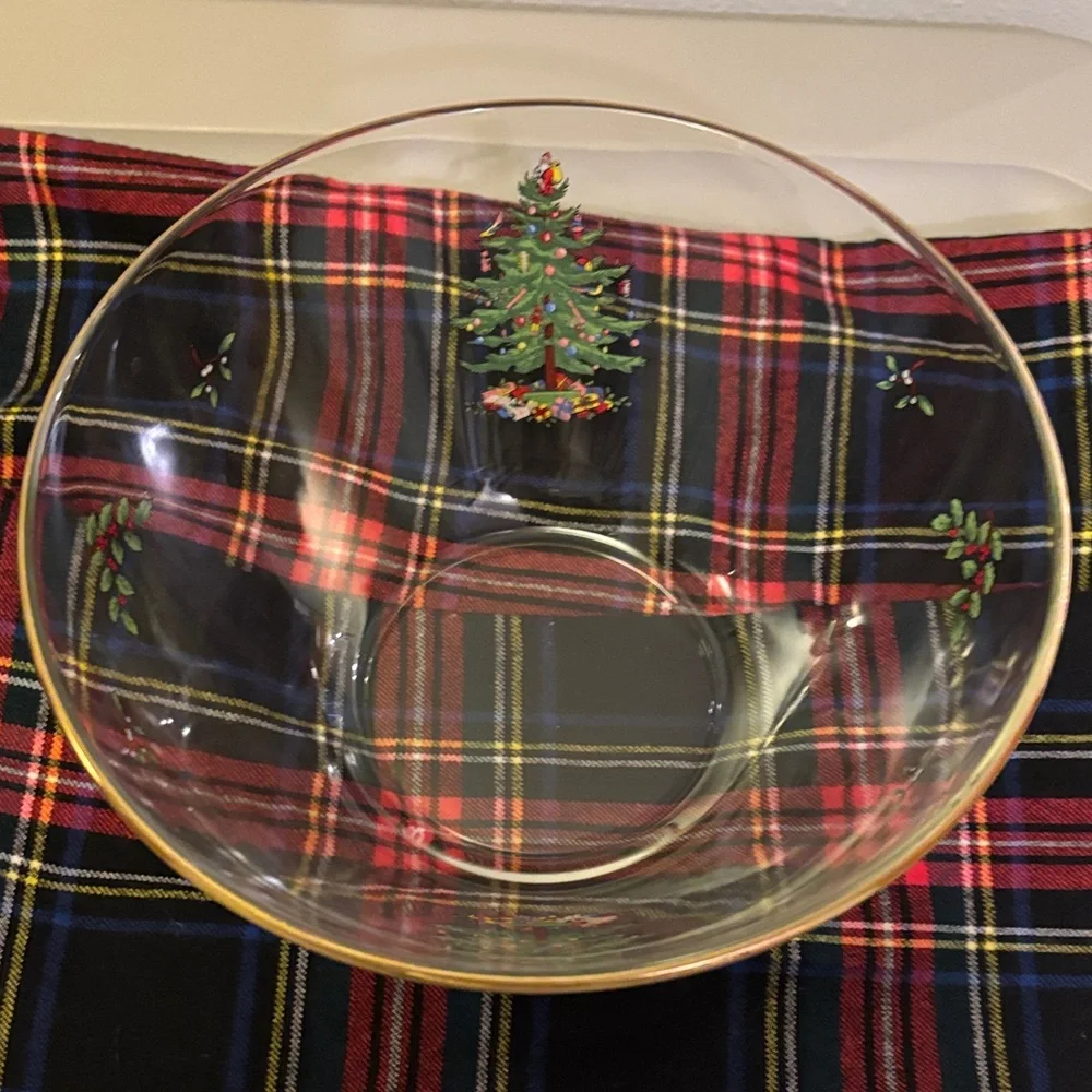 Spode Christmas Glass Bowl with classic Christmas Tree and Gold Rim - Picture 4 of 8